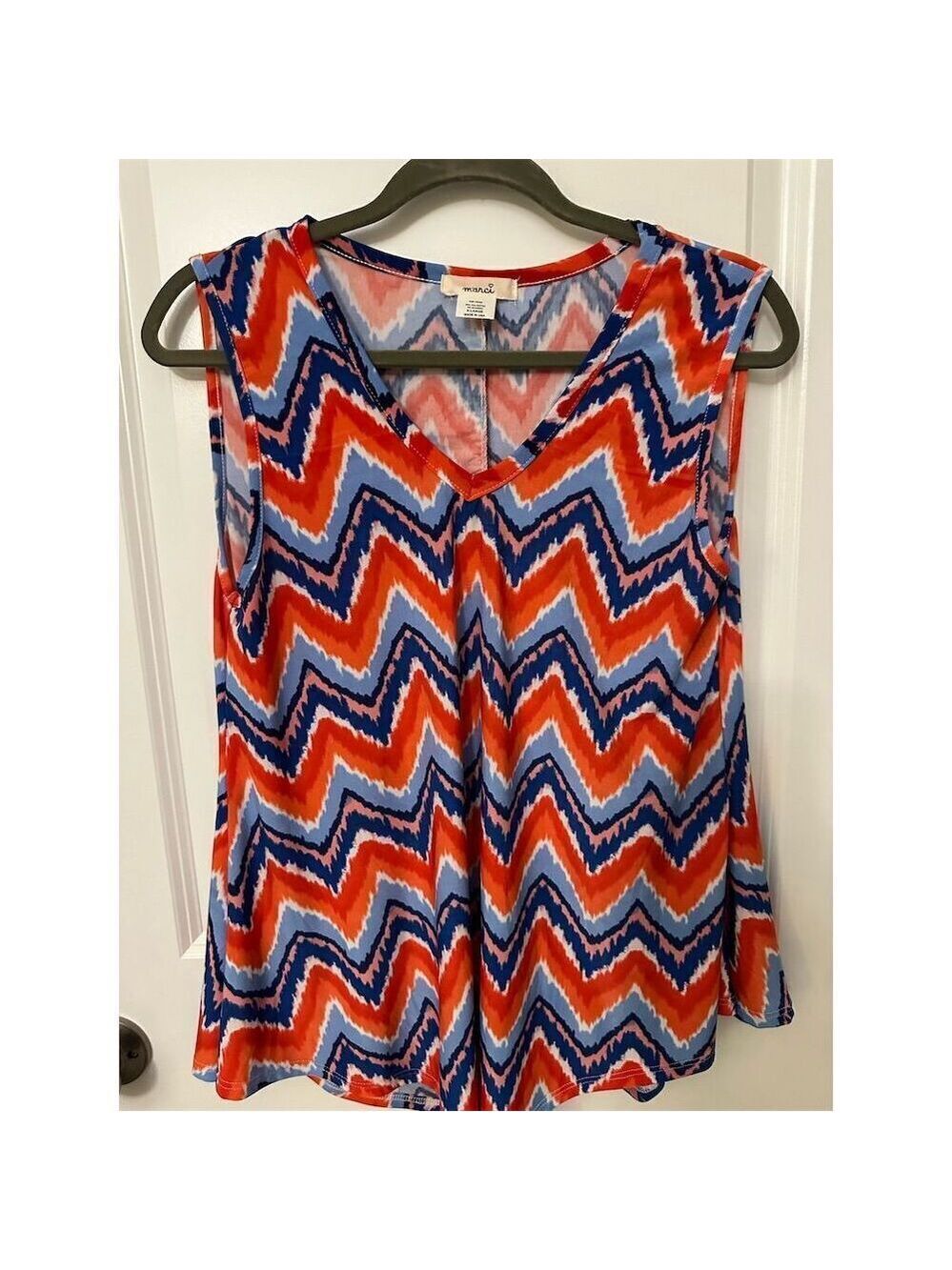 ☘️☘️☘️Marci Women's XL Multicolor Geometric Tank Top V-Neck Sleeveless ☘️☘️☘️